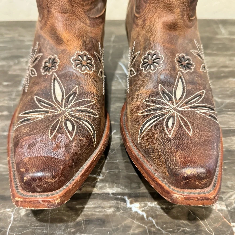 Shyanne Daisy Mae Leather Floral Overlay Cowboy Boots - Picture 8 of 14